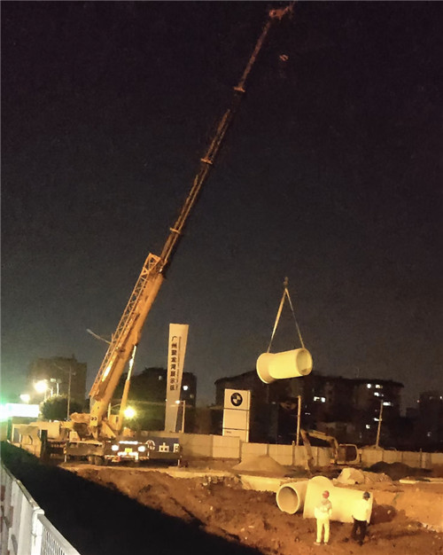 中原区“弯臂矫正”—— 吊车的 “形变补偿” 技术