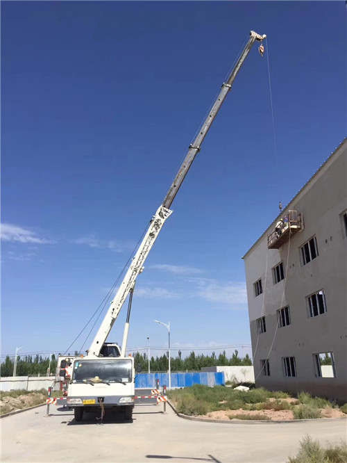 中原区“轻装强干”—— 吊车的 “轻量化臂架” 技术