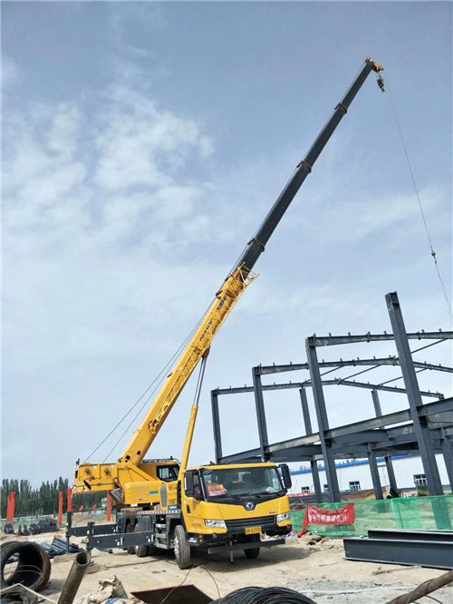 中原区超高层建筑钢结构吊装案例